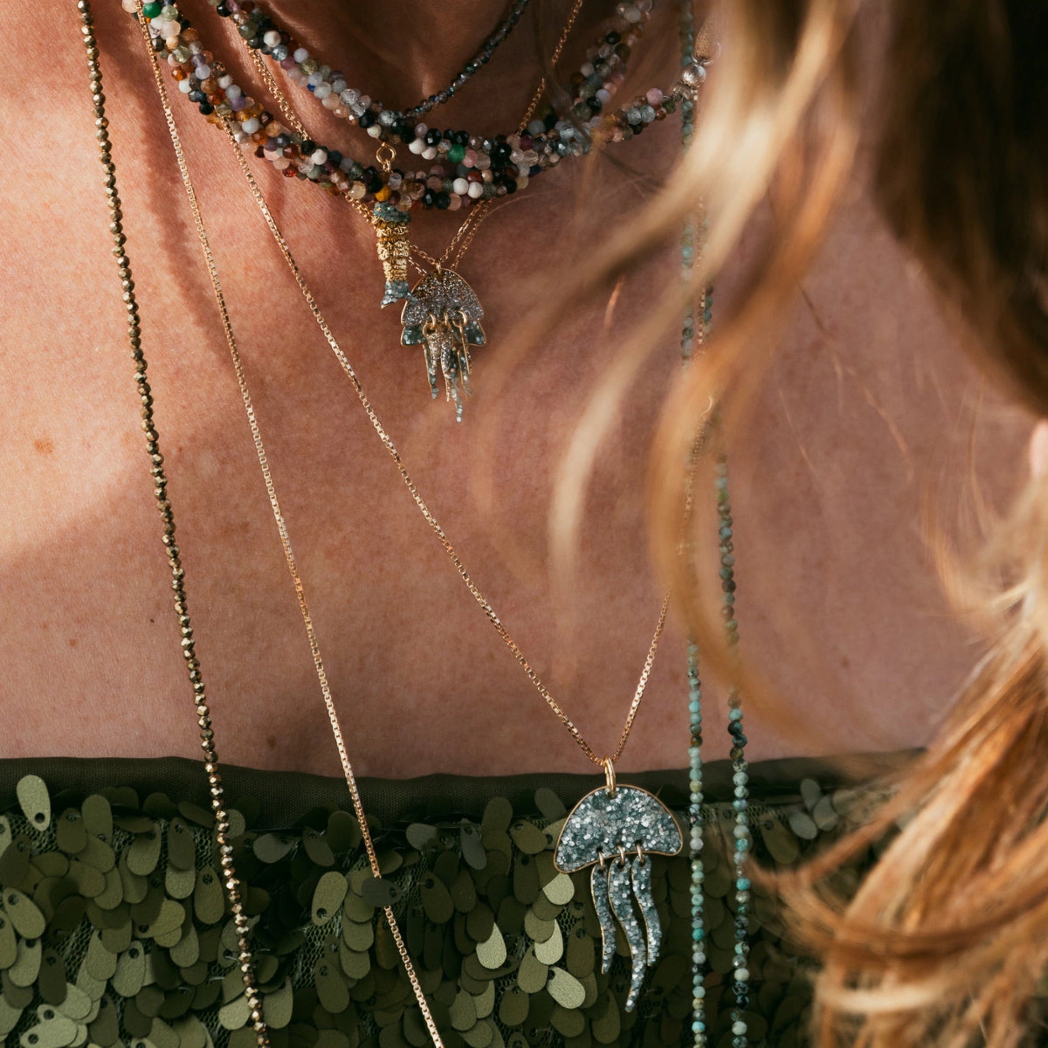 Pendentif Les Loulous Doudou – porté lifestyle