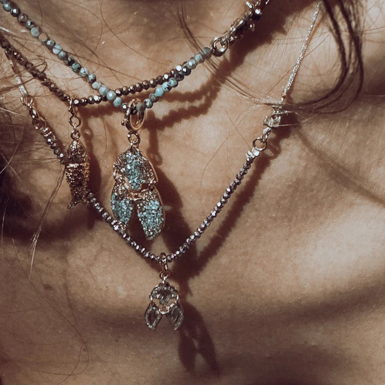 charms beattle mini plaqué or 18 carats émail diamanté lsonge