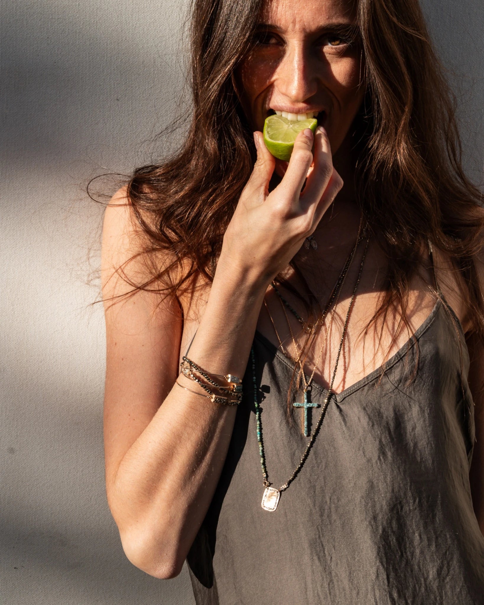 Scapulaire LUMA bijou fantaisie chic porté été