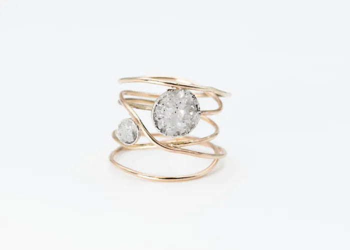 Bague Spirale Duo en or 9 carats avec cabochons blancs – bijou fait main LSonge