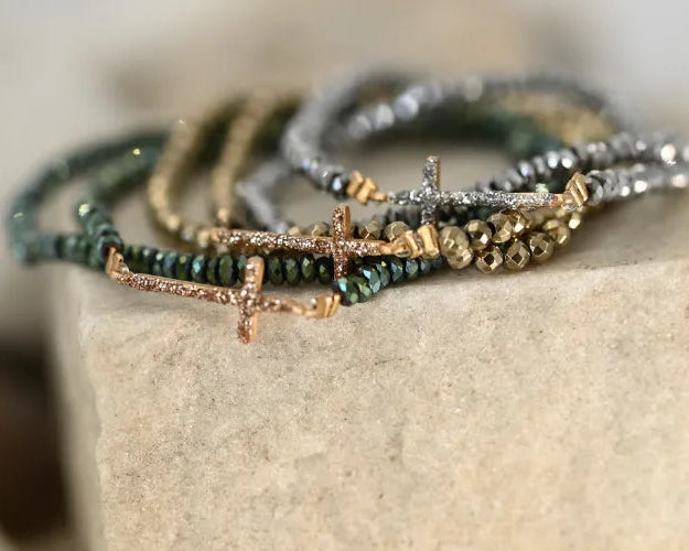 Bracelet croix pierre émail diamanté multi