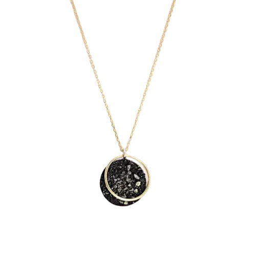 Pendentif central du collier Bliss LSonge en pierre spinelle noir – bijou fait main